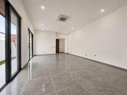 Sims Avenue East (D14), Semi-Detached #590954361